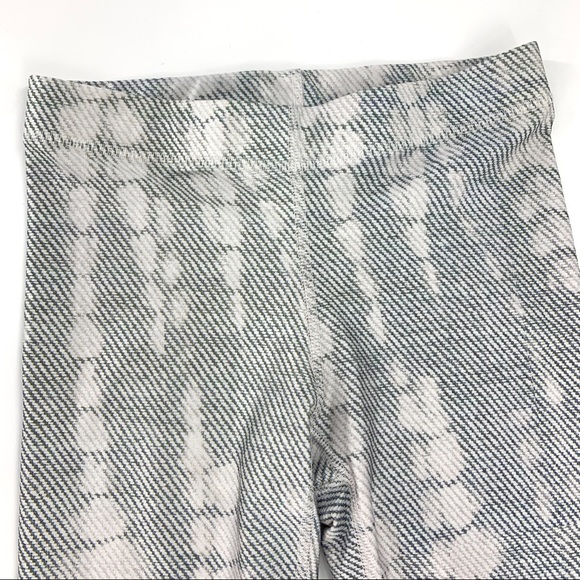 Terez Flower Crown Sugar Skull Print Leggings - Picture 6 of 9